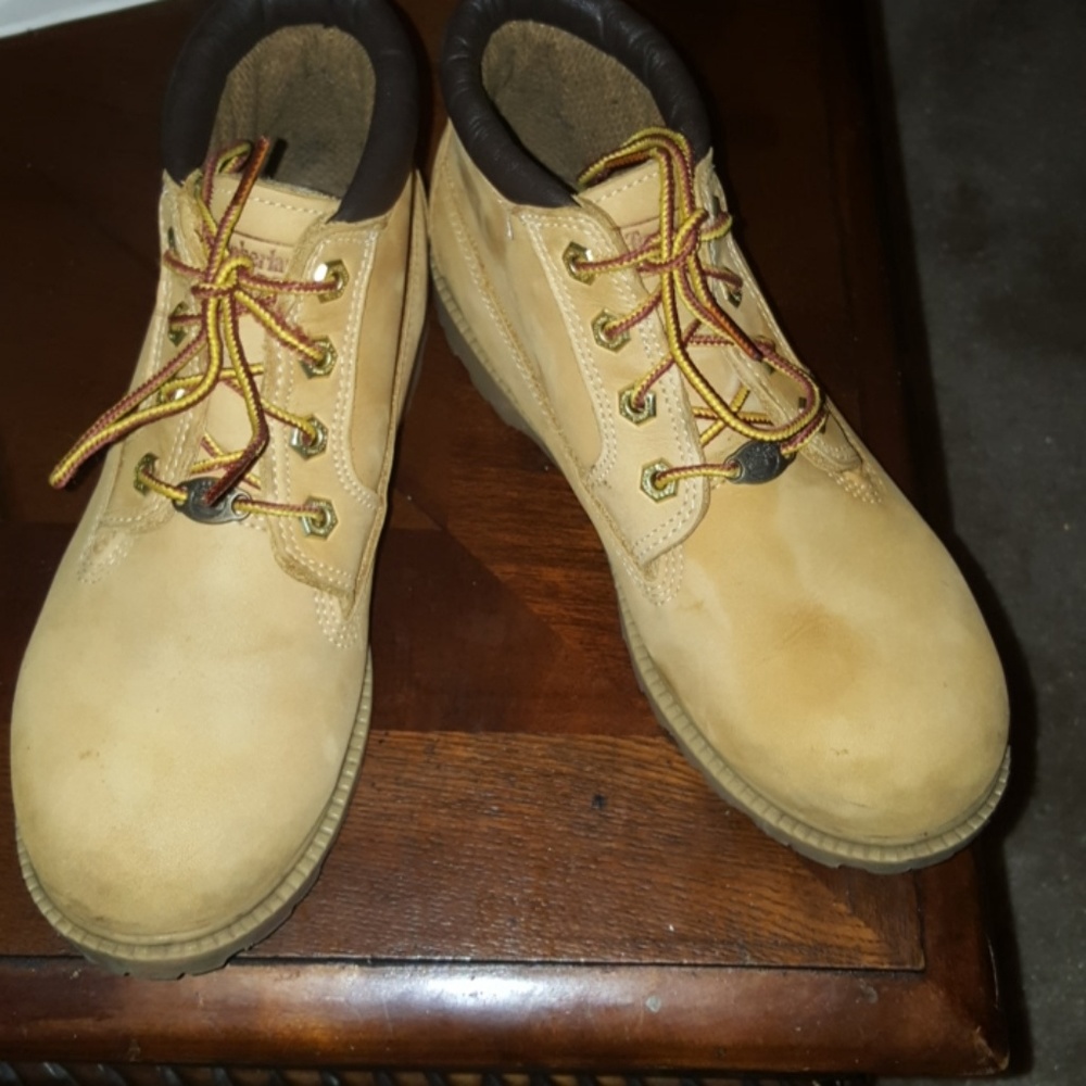 Timberland Nelly Chucka size 8